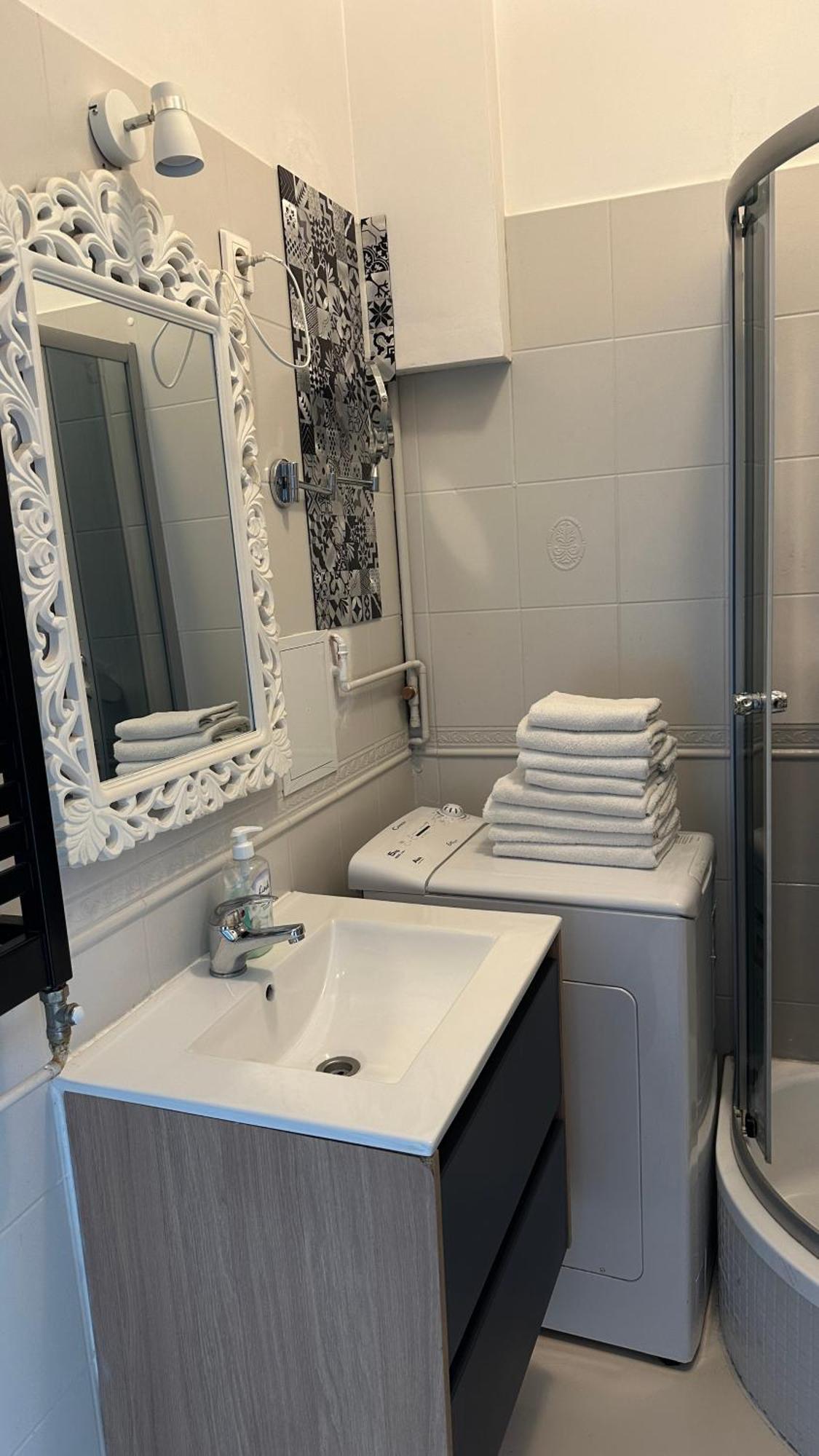 Apartamenty Sofija Deluxe Centrum Zielona Góra Exteriör bild